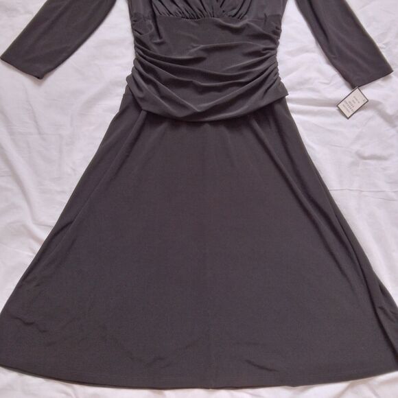 EXPRESS Black Dress Gathered Waist 3/4 Sleeve Fit And Flare Womens Size 6 - Picture 5 of 12